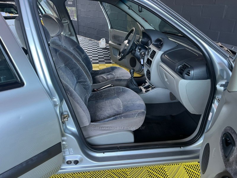 CLIO 1.0 PRIVILÉGE 16V FLEX 4P MANUAL - 2005 - CAXIAS DO SUL