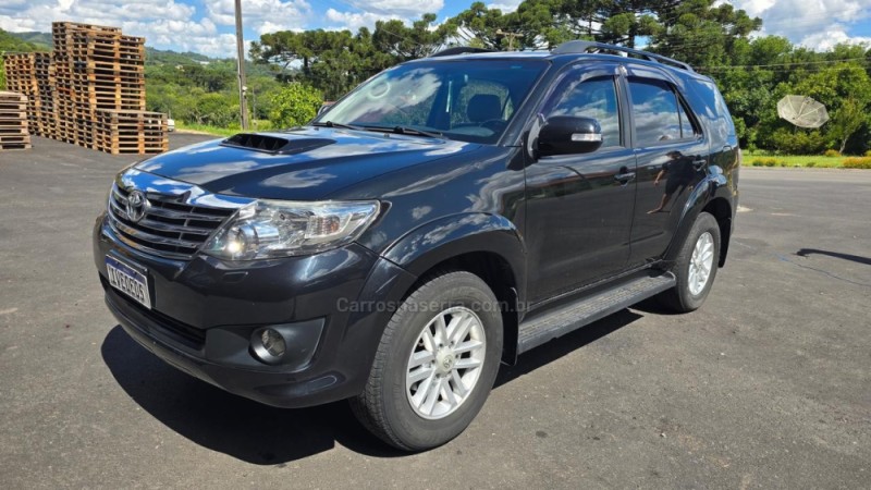 HILUX SW4 3.0 SRV 4X4 16V TURBO INTERCOOLER DIESEL 4P AUTOMÁTICO - 2014 - CAXIAS DO SUL