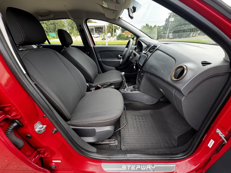 SANDERO 1.6 STEPWAY 16V FLEX 4P MANUAL - 2018 - DOIS IRMãOS