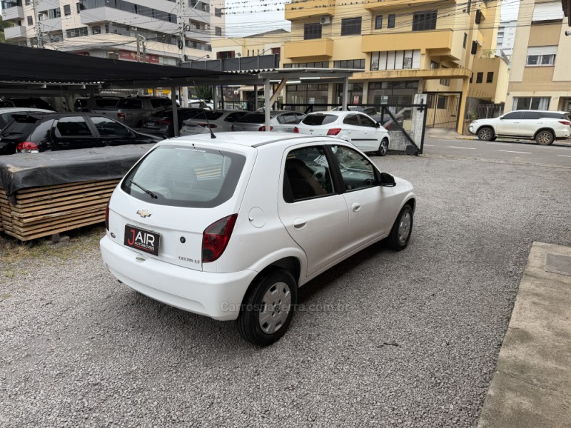 CELTA 1.0 MPFI LT 8V FLEX 4P MANUAL - 2015 - GARIBALDI