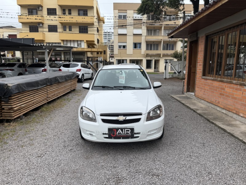 CELTA 1.0 MPFI LT 8V FLEX 4P MANUAL - 2015 - GARIBALDI