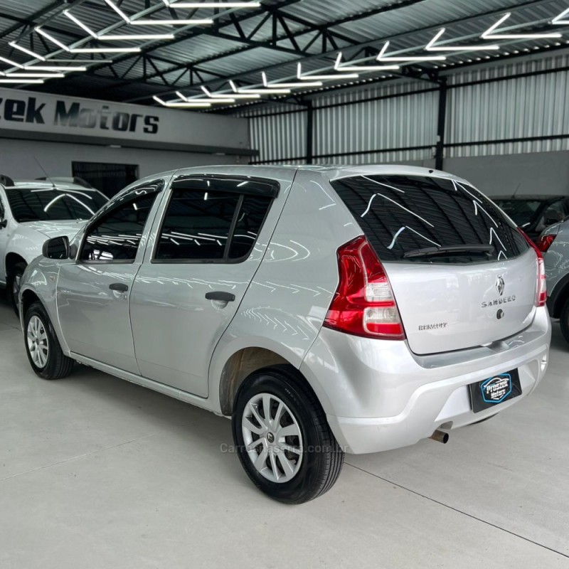 SANDERO 1.0 AUTHENTIQUE 12V FLEX 4P MANUAL - 2013 - CANOAS