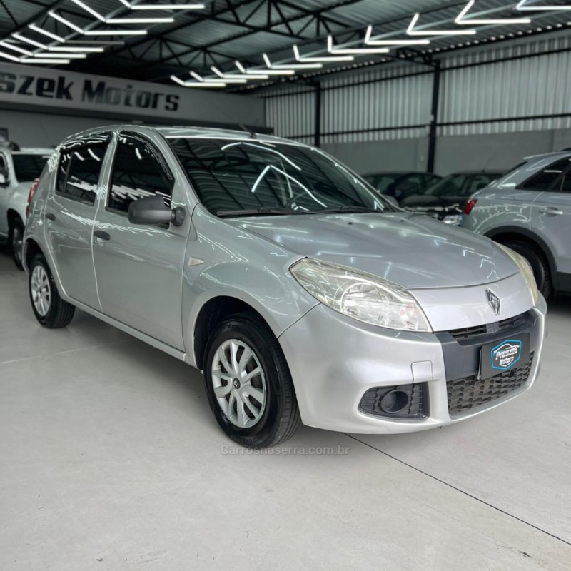 SANDERO 1.0 AUTHENTIQUE 12V FLEX 4P MANUAL - 2013 - CANOAS