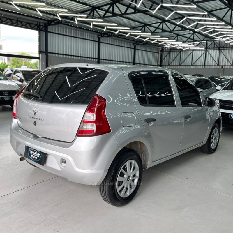 SANDERO 1.0 AUTHENTIQUE 12V FLEX 4P MANUAL - 2013 - CANOAS