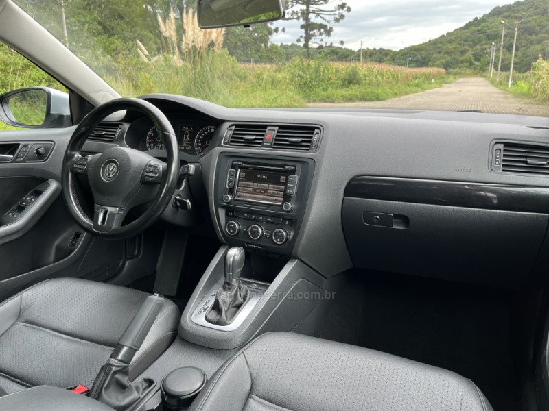 JETTA 2.0 COMFORTLINE FLEX 4P TIPTRONIC - 2014 - NOVA BASSANO