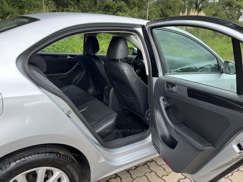 JETTA 2.0 COMFORTLINE FLEX 4P TIPTRONIC - 2014 - NOVA BASSANO