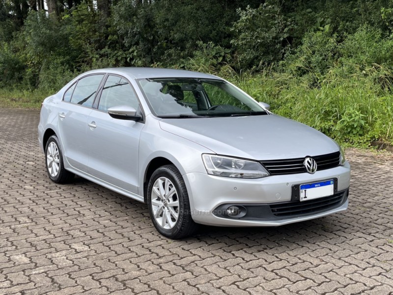 JETTA 2.0 COMFORTLINE FLEX 4P TIPTRONIC - 2014 - NOVA BASSANO