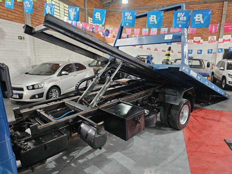 8-150 E WORKER - 2002 - CAXIAS DO SUL