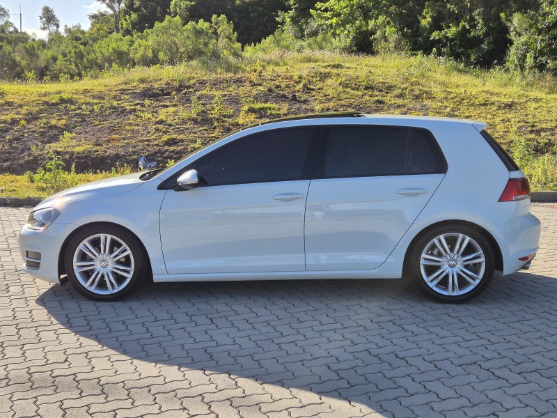 GOLF 1.0 TSI COMFORTLINE 12V TOTAL FLEX 4P MANUAL - 2017 - BENTO GONçALVES