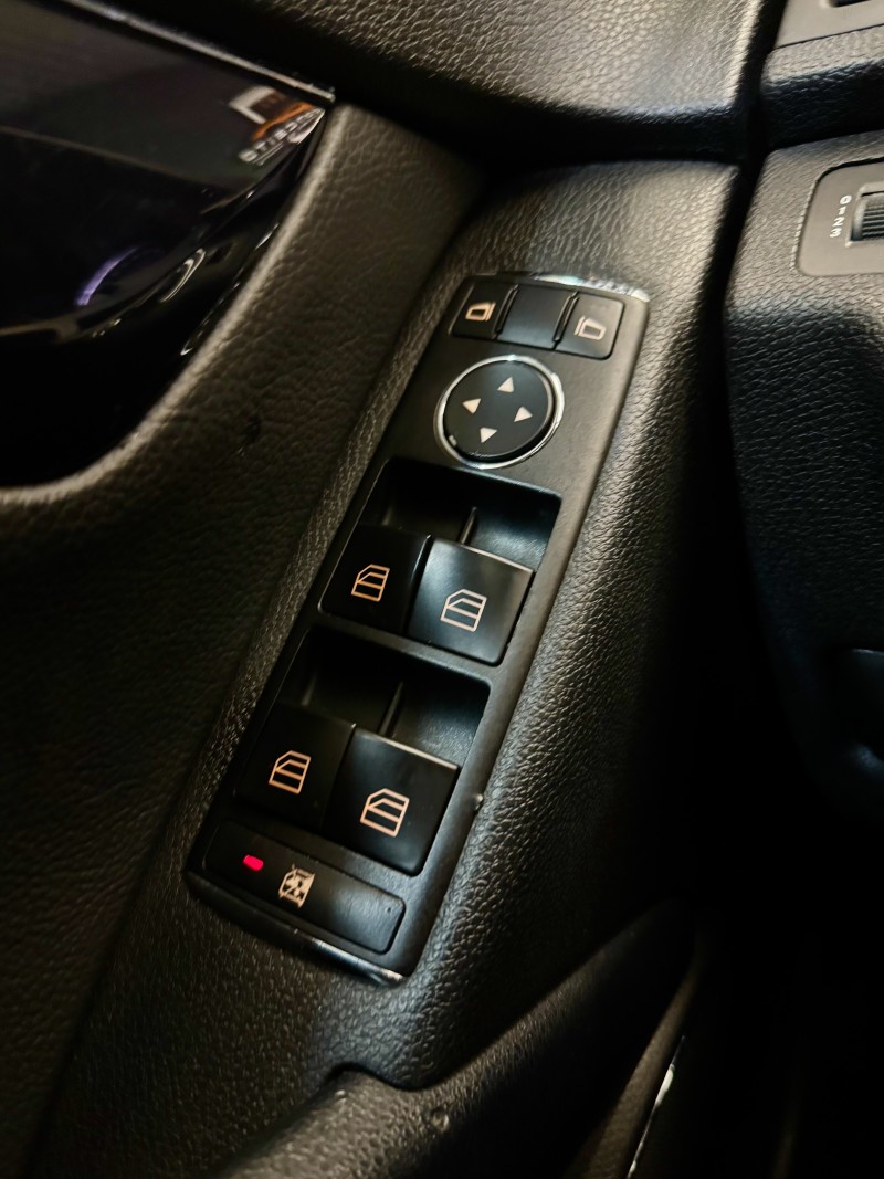 C 200 K 1.8 KOMPRESSOR CLASSIC 16V GASOLINA 4P AUTOMÁTICO - 2009 - CAXIAS DO SUL