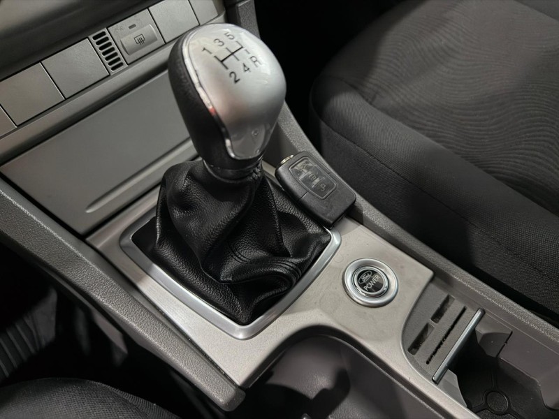 FOCUS 2.0 GLX SEDAN 16V FLEX 4P MANUAL - 2012 - CAXIAS DO SUL