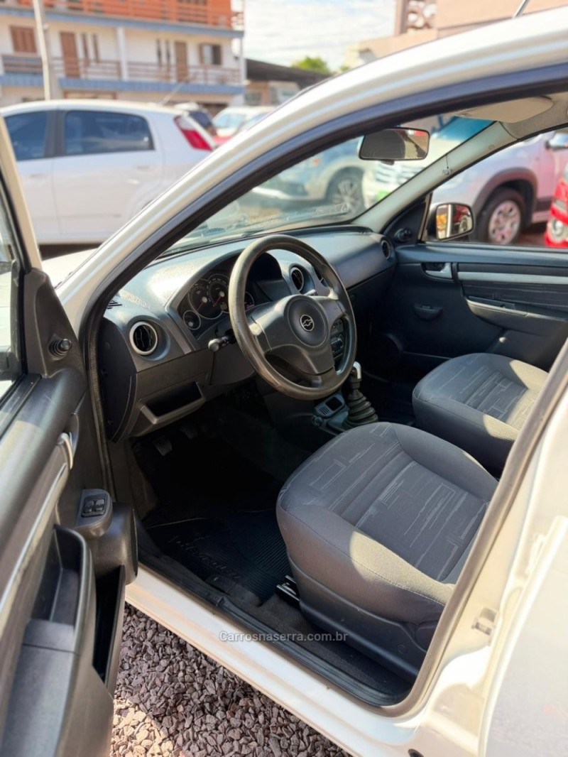 PRISMA 1.4 MPFI MAXX 8V FLEX 4P MANUAL - 2009 - LAJEADO