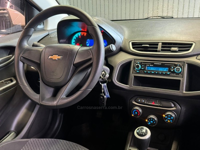 ONIX 1.0 LT 12V FLEX 4P MANUAL - 2017 - DOIS IRMãOS