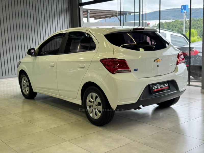 ONIX 1.0 LT 12V FLEX 4P MANUAL - 2017 - DOIS IRMãOS