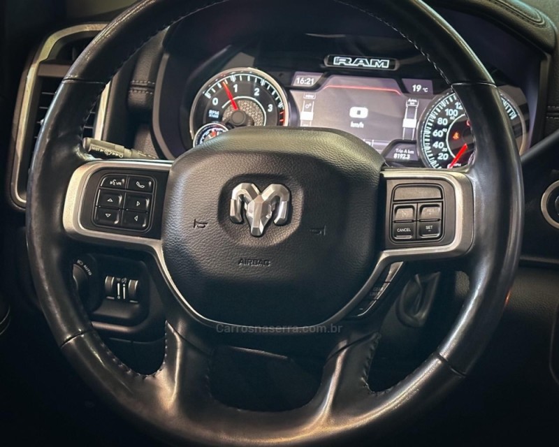 2500 LARAMIE 6.7 CD 4X4 TDI DIESEL 4P AUTOMÁTICA - 2019 - GARIBALDI