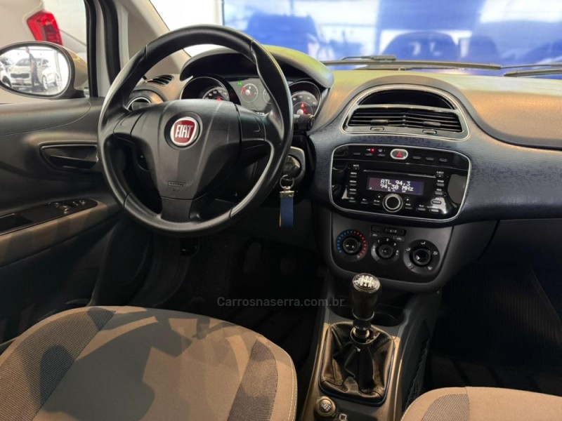 PUNTO 1.4 ATTRACTIVE ITALIA 8V FLEX 4P MANUAL - 2014 - SãO LEOPOLDO