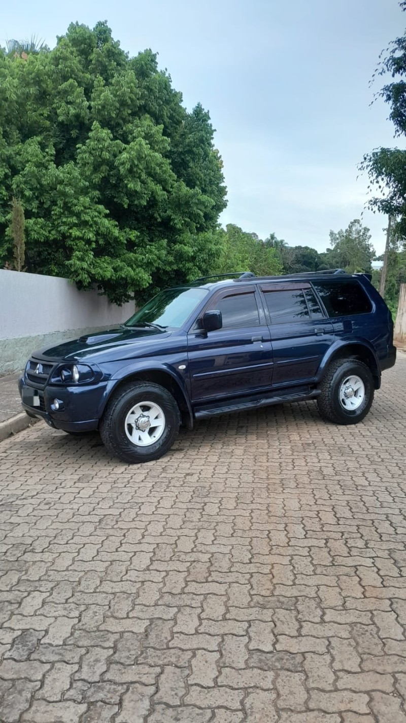 PAJERO 3.0 GLS-B 4X4 V6 181CV GASOLINA 4P AUTOMÁTICO - 2005 - ESTRELA