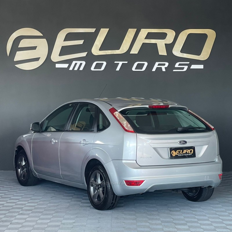 FOCUS 1.6 S 16V FLEX 4P MANUAL - 2011 - PORTãO