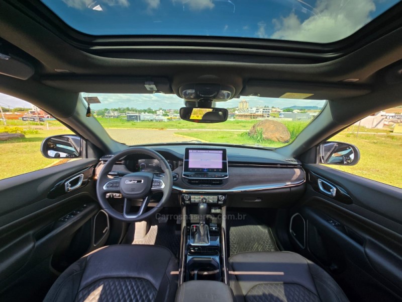 COMMANDER 1.3 OVERLAND T270 16V 4X2 TURBO FLEX 4P AUTOMÁTICO - 2022 - LAJEADO