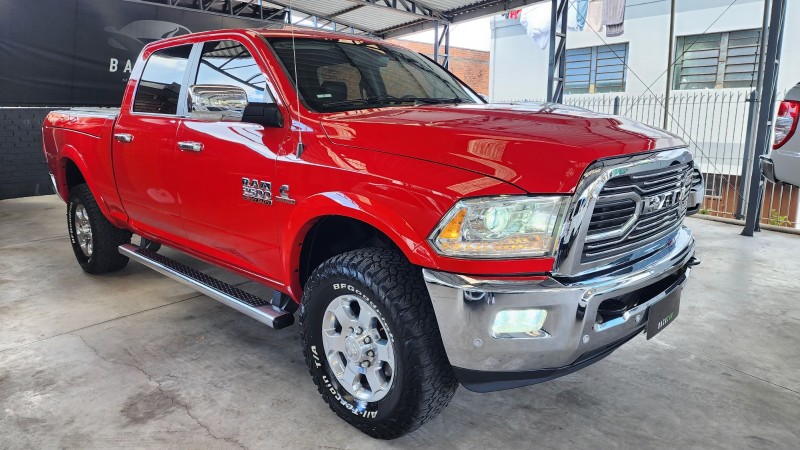 2500 laramie 6.7 cd 4x4 tdi diesel 4p automatica 2017 caxias do sul