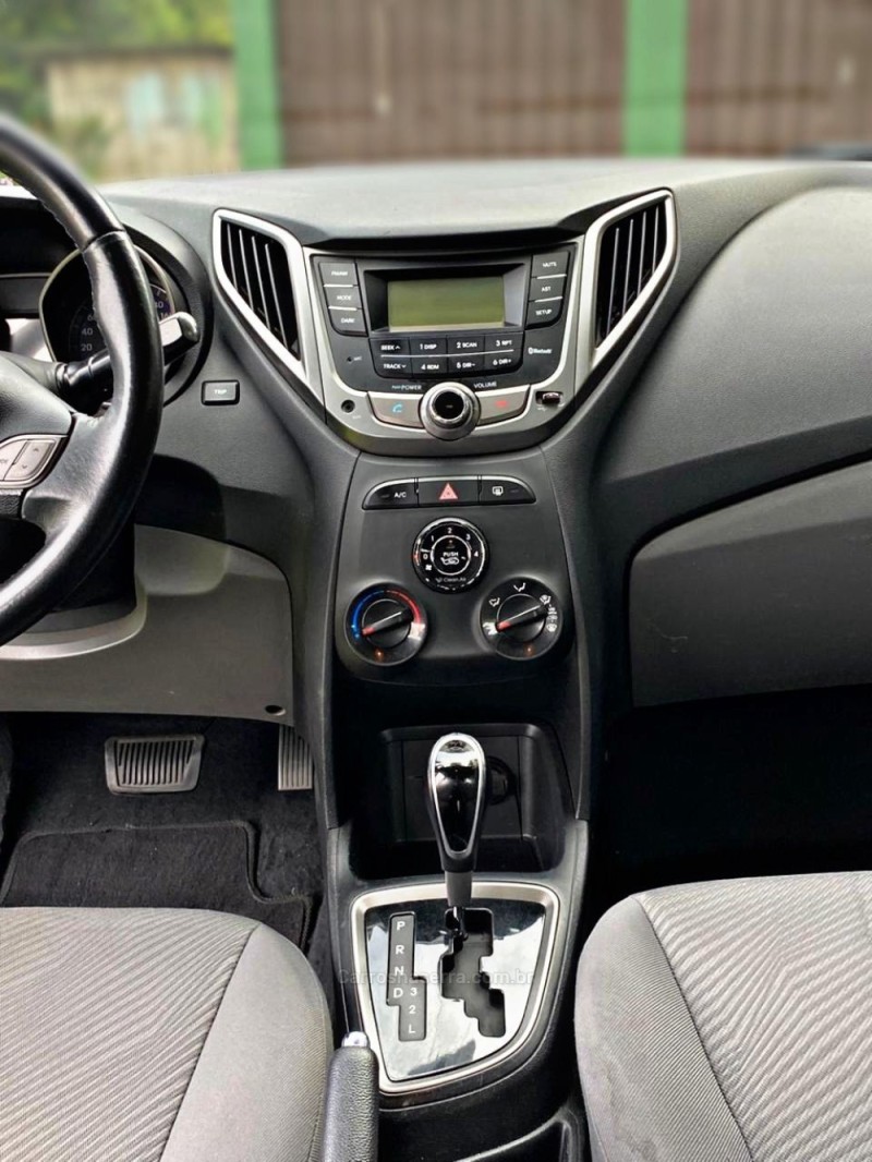 HB20S 1.6 PREMIUM 16V FLEX 4P AUTOMÁTICO - 2014 - NOVA PRATA