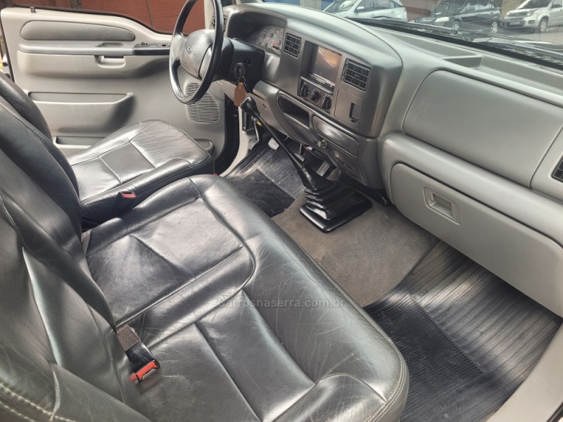 F-250 4.2 XLT 4X2 CS TURBO DIESEL 2P MANUAL - 2005 - FLORES DA CUNHA