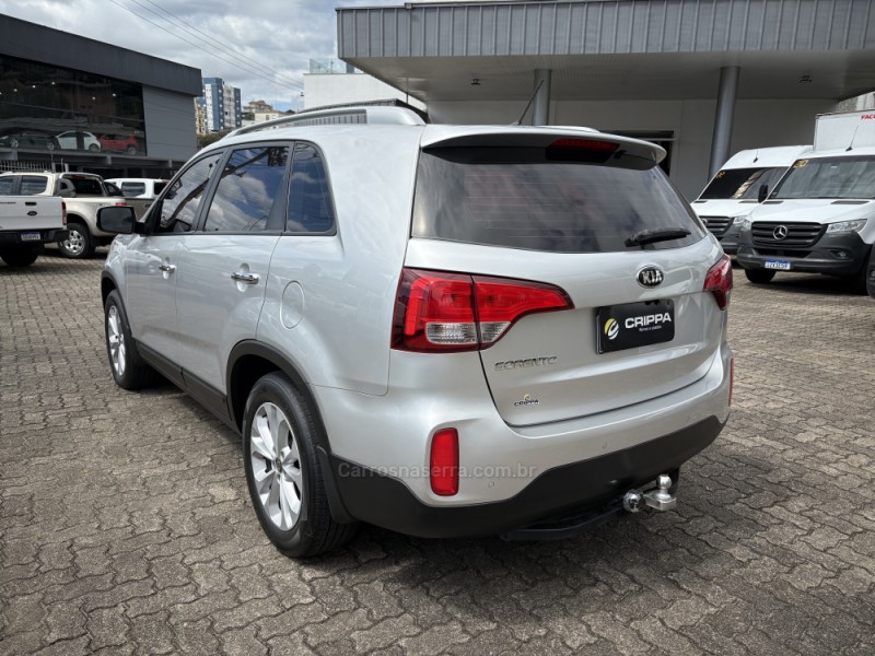 SORENTO 2.4 EX2 4X2 16V GASOLINA 4P AUTOMÁTICO - 2015 - FARROUPILHA