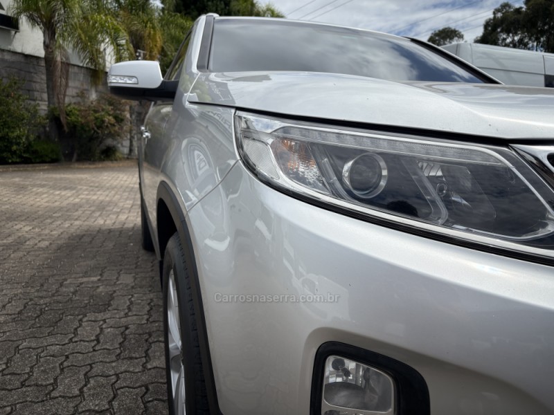 SORENTO 2.4 EX2 4X2 16V GASOLINA 4P AUTOMÁTICO - 2015 - FARROUPILHA