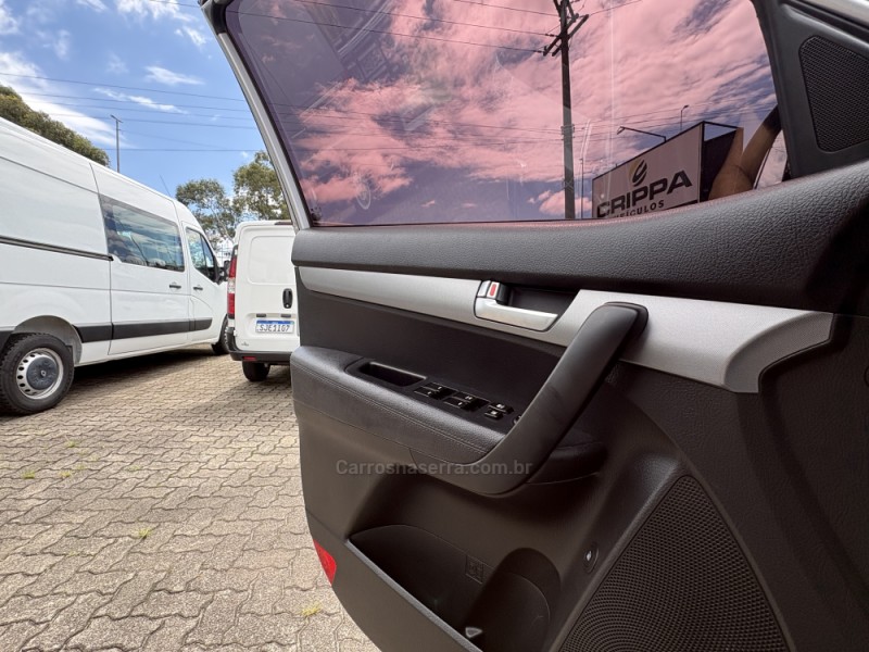 SORENTO 2.4 EX2 4X2 16V GASOLINA 4P AUTOMÁTICO - 2015 - FARROUPILHA
