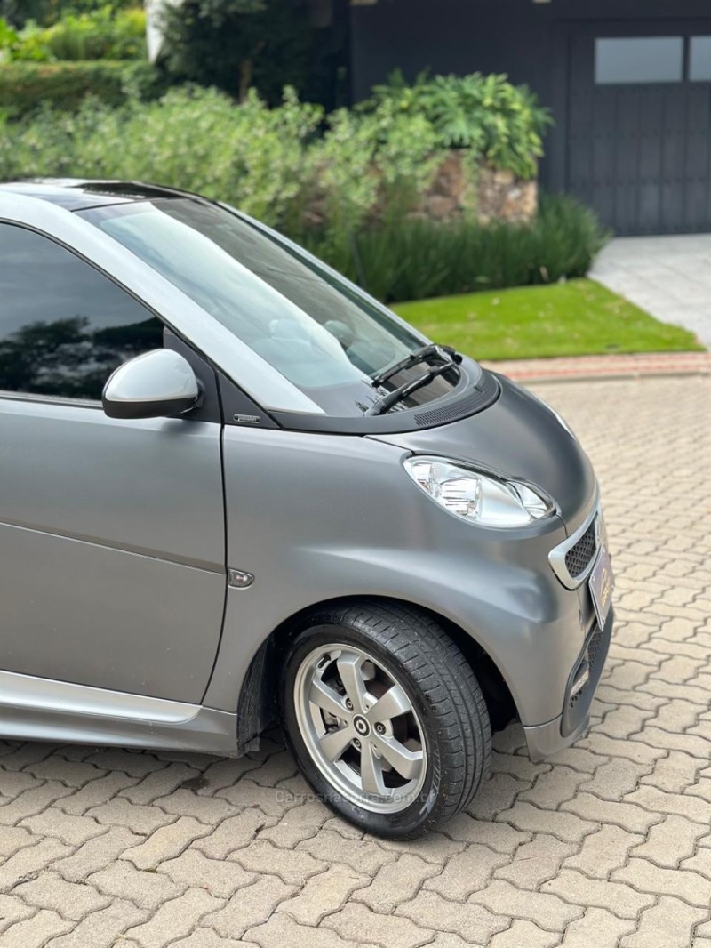 FORTWO 1.0 PASSION COUPÉ 3 CILINDROS 12V GASOLINA 2P AUTOMÁTICO - 2013 - CAXIAS DO SUL