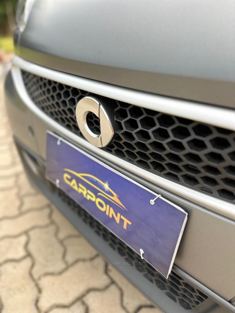 FORTWO 1.0 PASSION COUPÉ 3 CILINDROS 12V GASOLINA 2P AUTOMÁTICO - 2013 - CAXIAS DO SUL