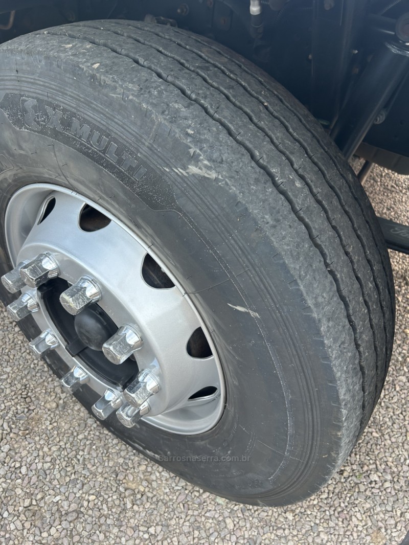 CARGO 2429 E 6X2 TURBO - 2017 - CAXIAS DO SUL