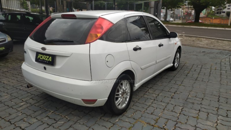 FOCUS 1.8 16V GASOLINA 4P MANUAL - 2001 - CAXIAS DO SUL