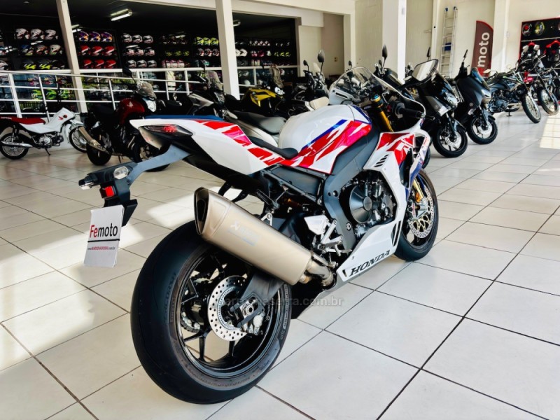 CBR 1000RR-R FIREBLADE SP - 2024 - NOVO HAMBURGO