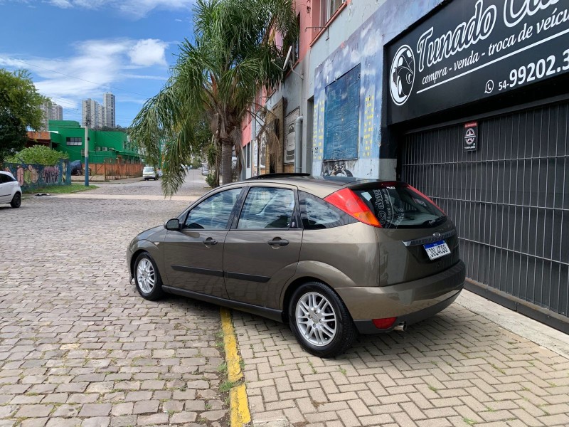 FOCUS  - 2001 - CAXIAS DO SUL