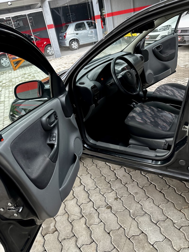 CORSA 1.8 MPFI MAXX SEDAN 8V FLEX 4P MANUAL - 2005 - HARMONIA