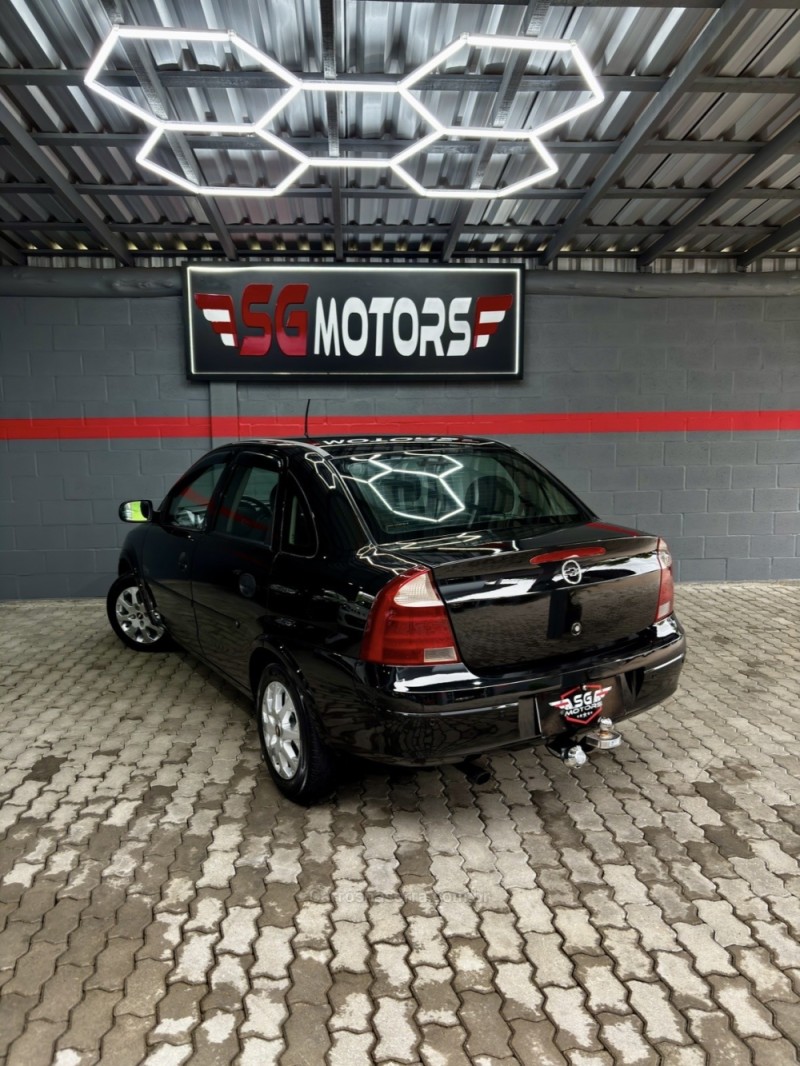 CORSA 1.8 MPFI MAXX SEDAN 8V FLEX 4P MANUAL - 2005 - HARMONIA
