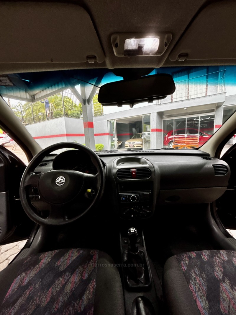 CORSA 1.8 MPFI MAXX SEDAN 8V FLEX 4P MANUAL - 2005 - HARMONIA