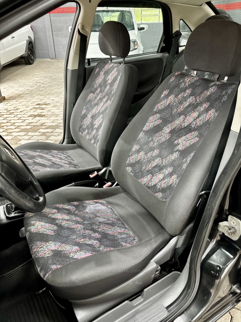 CORSA 1.8 MPFI MAXX SEDAN 8V FLEX 4P MANUAL - 2005 - HARMONIA