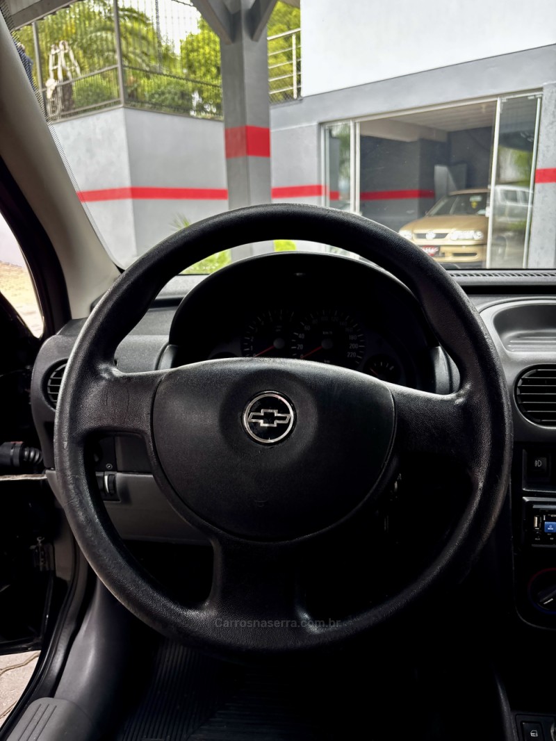 CORSA 1.8 MPFI MAXX SEDAN 8V FLEX 4P MANUAL - 2005 - HARMONIA