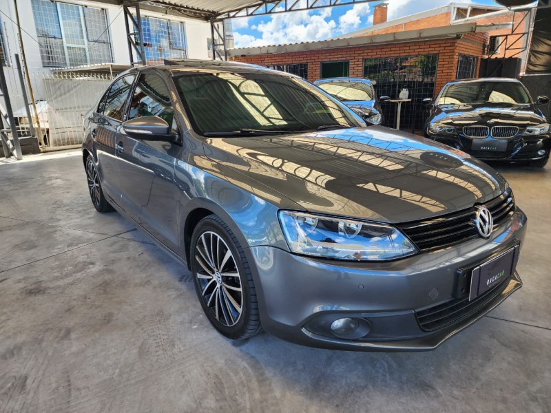 JETTA 2.0 TSI HIGHLINE 200CV GASOLINA 4P TIPTRONIC - 2012 - CAXIAS DO SUL
