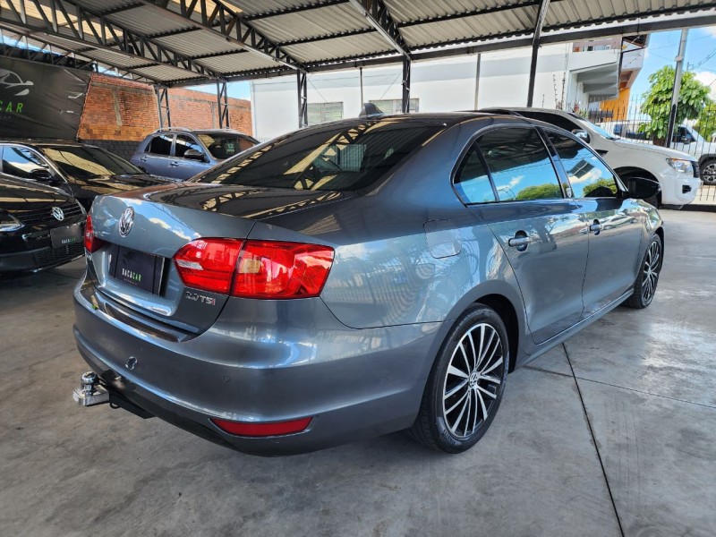 JETTA 2.0 TSI HIGHLINE 200CV GASOLINA 4P TIPTRONIC - 2012 - CAXIAS DO SUL