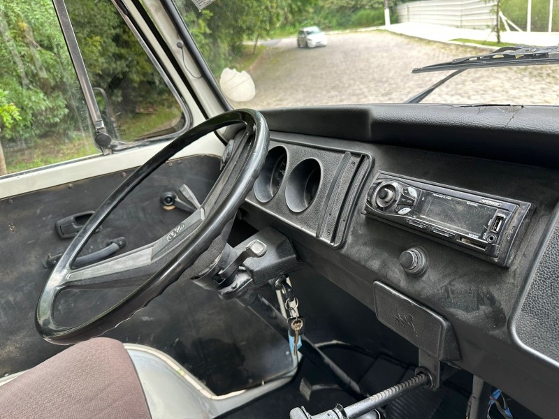 KOMBI 1.6 FURGÃO 8V GASOLINA 3P MANUAL - 1993 - CAXIAS DO SUL