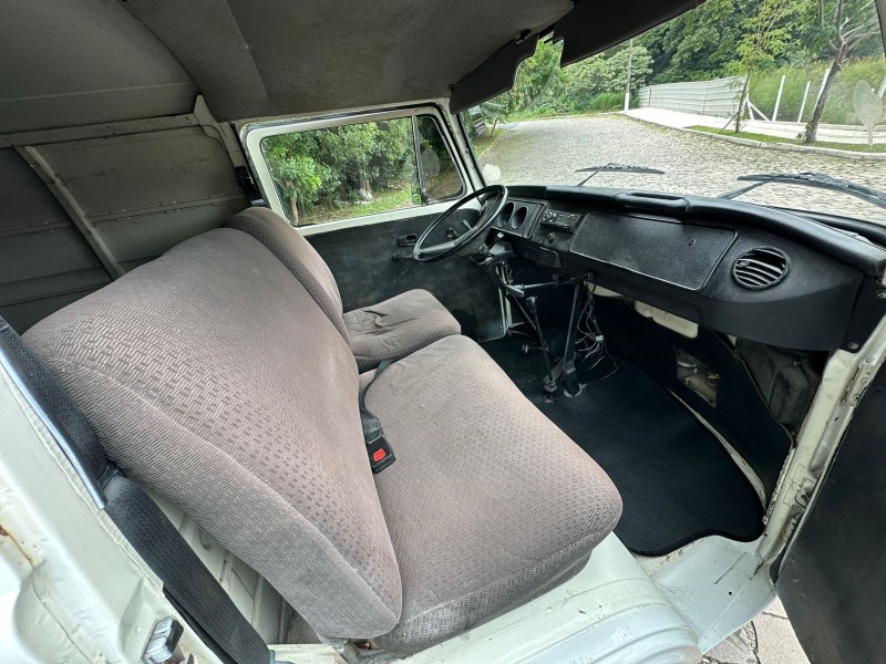 KOMBI 1.6 FURGÃO 8V GASOLINA 3P MANUAL - 1993 - CAXIAS DO SUL