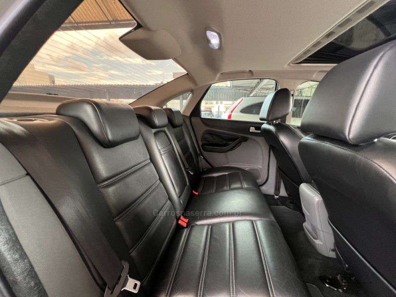 FOCUS 2.0 TITANIUM SEDAN 16V FLEX 4P AUTOMÁTICO - 2012 - BOM PRINCíPIO