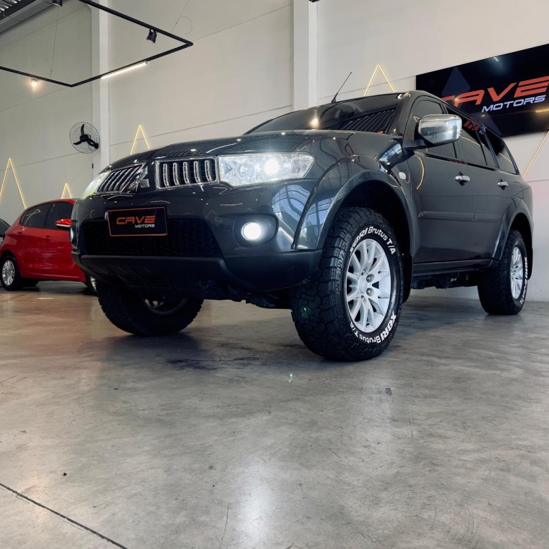 PAJERO DAKAR 3.2 HPE 4X4 7 LUGARES 16V TURBO INTERCOOLER DIESEL 4P AUTOMÁTICO - 2010 - CAXIAS DO SUL