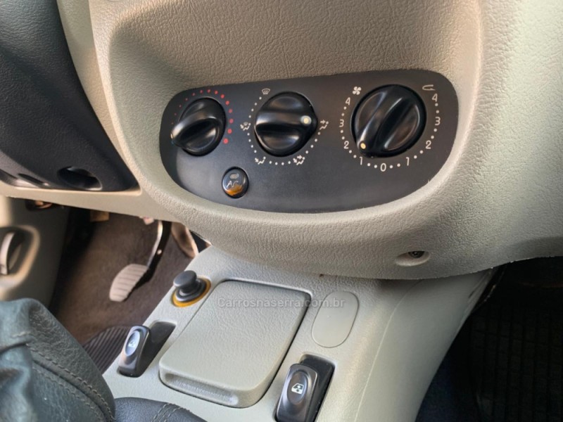 CLIO 1.0 AUTHENTIQUE 16V HI-FLEX 2P MANUAL - 2005 - SANTA CRUZ DO SUL