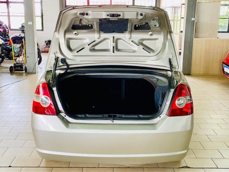 FIESTA 1.6 MPI SEDAN 8V FLEX 4P MANUAL - 2006 - CAXIAS DO SUL