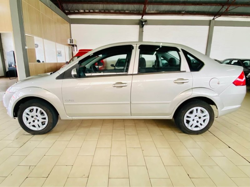 FIESTA 1.6 MPI SEDAN 8V FLEX 4P MANUAL - 2006 - CAXIAS DO SUL