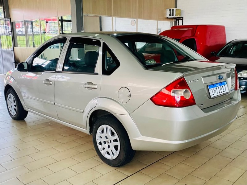 FIESTA 1.6 MPI SEDAN 8V FLEX 4P MANUAL - 2006 - CAXIAS DO SUL